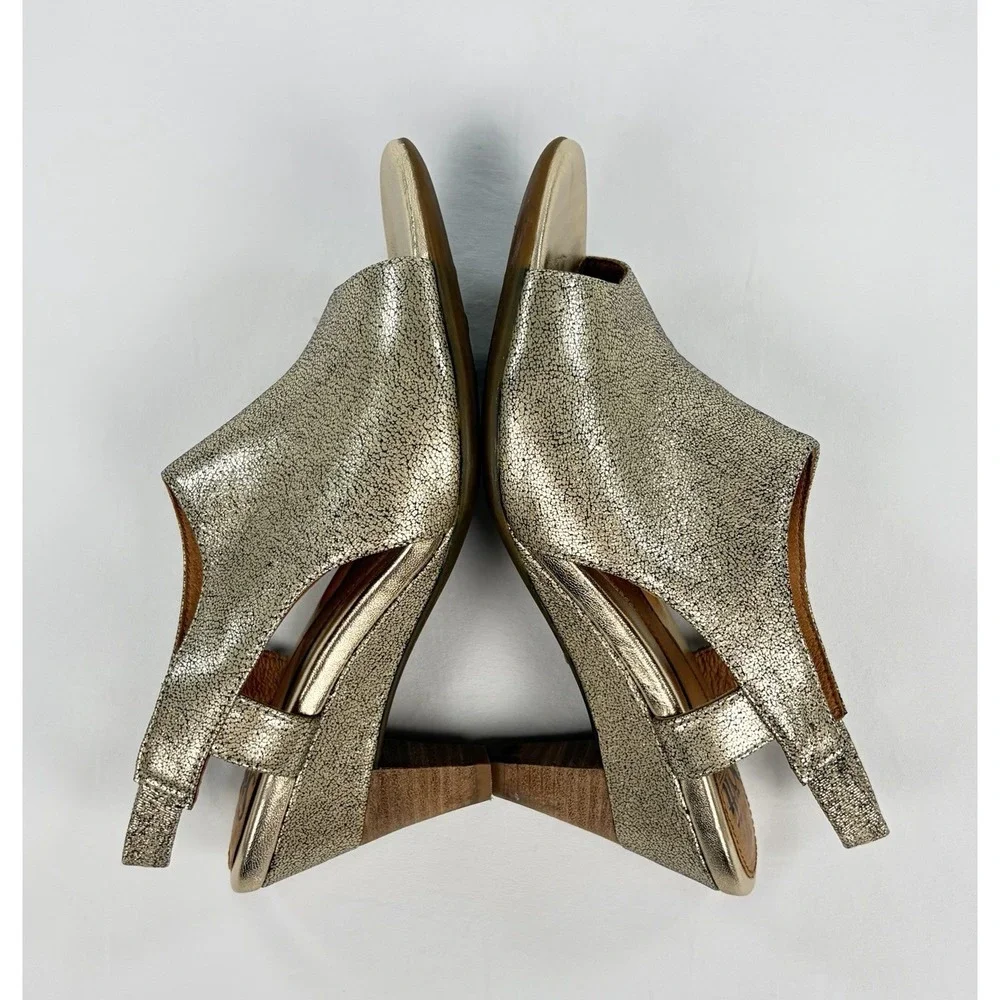 Sofft Womens 7.5 M Gold Metallic Crackle Leather Peep Toe Slingback Heels Shoes